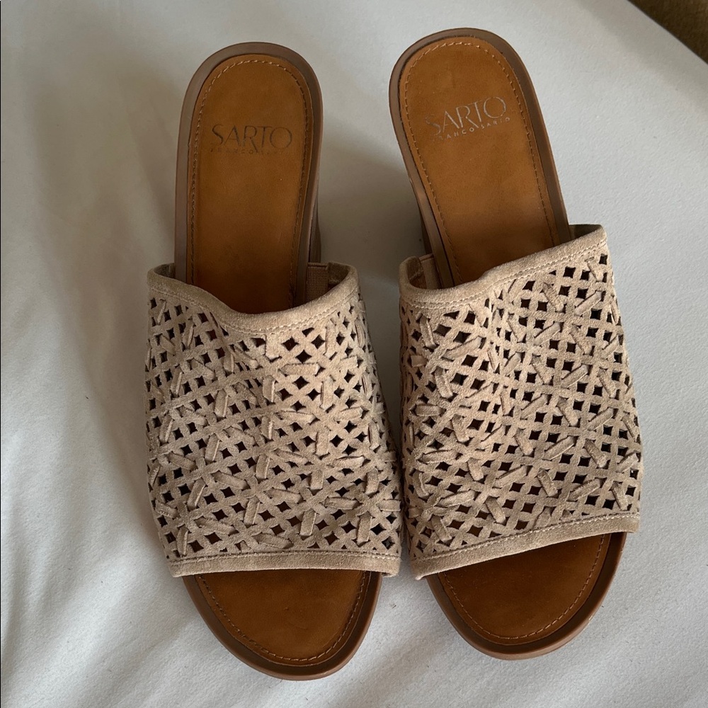 Franco Sarto Joselle woven suede slip on chunk heel sandals open toe beige sz 10